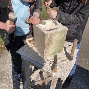 atelier taille de pierre en duo